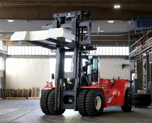 FORKLIFT TRUCKS-4X4 - Image 2