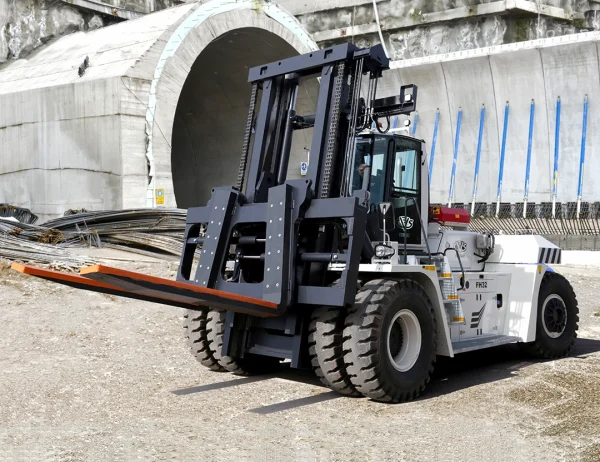 FORKLIFT TRUCKS-4X4 - Image 6