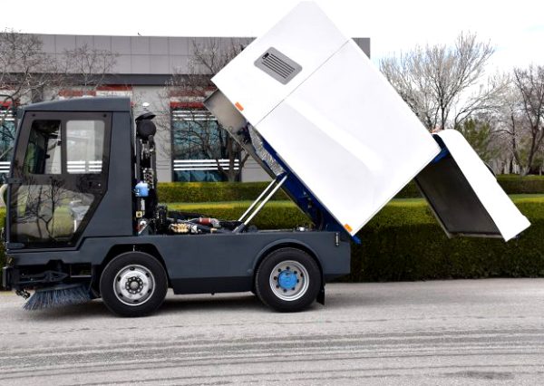 Compact Road Sweeper AGA 6000 - Image 3